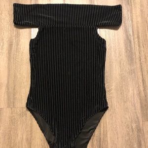 Mink Pink S Bardot shoulder velvet bodysuit